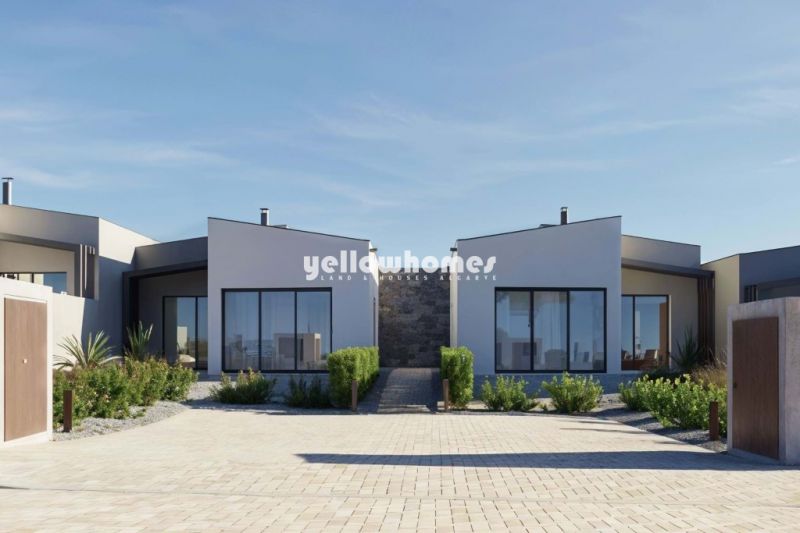 Villas under construction with pool, golf and private garden in Silves